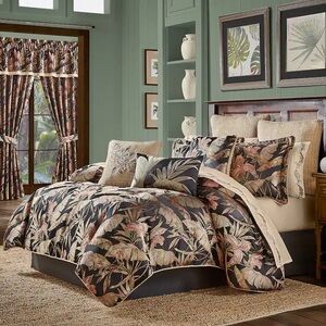J. Queen New York Martinique QUEEN 4 Piece Comforter Set. NEW